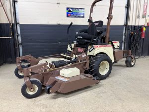 Grasshopper FrontMount 727K EFI 61" Zero Turn Mower